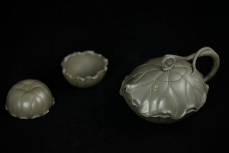 紫砂壶图片:紫砂臻品 荷叶微卷有清香之和合套壶 孙伟强张新亚合作 至美清廉 - 美壶网