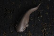 紫砂壶图片:美宠特惠 年年有余鱼  神态细腻 做工灰常精致 手工茶宠 - 美壶网