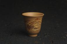 紫砂壶图片:美杯国庆特惠 精品好泥好工好刻雅致泥绘山水主人杯 茶人醉爱 - 美壶网