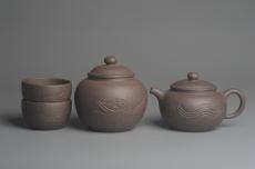 紫砂壶图片:美壶特惠 优质青灰段泥精致行云流水套组 一壶(180cc)二杯一醒茶罐(280cc) - 美壶网