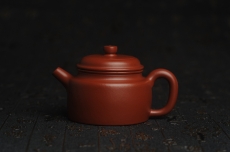 紫砂壶图片:正宗小煤窑朱泥 全手工小品德中壶 隽秀文气 茶人醉爱 - 美壶网