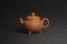 紫砂壶图片:美壶特惠 精致黄降坡泥大彬如意茶壶 装饰云鹤图 特文气 - 美壶网