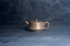 紫砂壶图片:美壶特惠 特好老青段泥柱础壶 茶人醉爱 - 美壶网