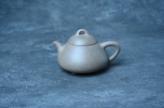 紫砂壶图片:美壶特惠 特好松花段泥精工乳瓢茶壶 茶人醉爱 - 美壶网