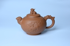 紫砂壶图片:美壶特惠 精致降坡泥祥瑞壶 茶人醉爱 - 美壶网