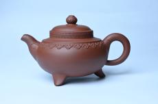 紫砂壶图片:美壶特惠 精致特好底曹青云肩如意壶 - 美壶网