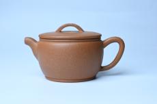 紫砂壶图片:美壶特惠 精致黄降坡泥汉瓦壶 茶人醉爱 - 美壶网
