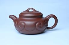 紫砂壶图片:美壶特惠 精致紫泥仿古如意壶 茶人醉爱 - 美壶网
