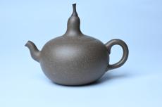 紫砂壶图片:美壶特惠 精致青段大肚茄子壶 茶人醉爱 - 美壶网