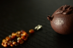 紫砂壶图片：安静的喝茶~ - 美壶网