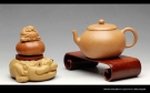 紫砂壶图片:拙与灵并存 追摹古风 优质段泥 全手汲泉 何卫枫新品 - 宜兴紫砂壶网