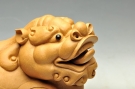 紫砂壶图片:大段泥貔貅 雕塑镇宅 - 宜兴紫砂壶网