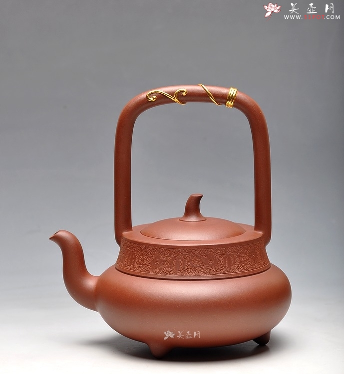 紫砂壶图片：壬辰年扛鼎力作 北瓜提梁 浑圆敦厚 典雅素丽 精品 - 宜兴紫砂壶网