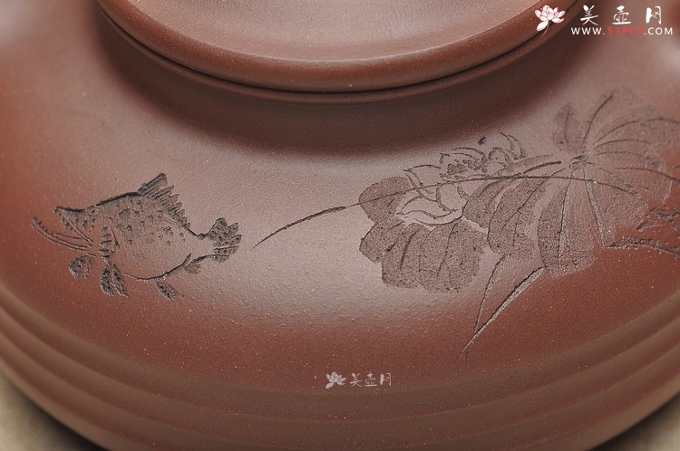 紫砂壶图片：造型新颖 寓意吉祥 鱼跃壶 送礼佳品 老拼紫 - 宜兴紫砂壶网