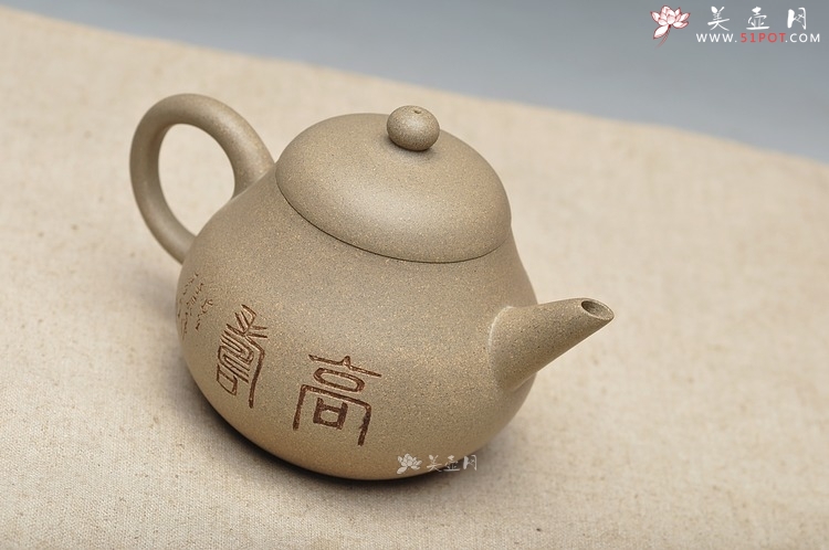 紫砂壶图片：全手老味高梨形 古拙之味 手中无梨式，难以言茗事 高寿与幽思 - 宜兴紫砂壶网