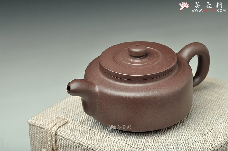 紫砂壶图片：端庄沉稳 内敛 陈进力作 精工紫茄泥   全手德韵 - 宜兴紫砂壶网