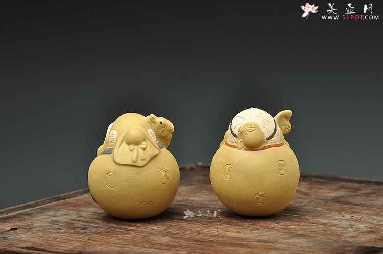 紫砂壶图片：寿公寿婆一对 ~Q的茶宠 - 宜兴紫砂壶网