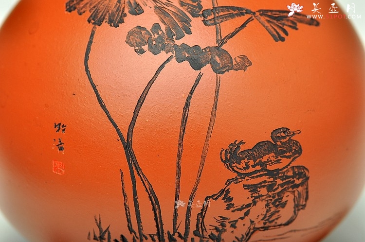 紫砂壶图片：朱牧青老师小红泥花瓶一套  做工精细  刻绘生动 - 美壶网