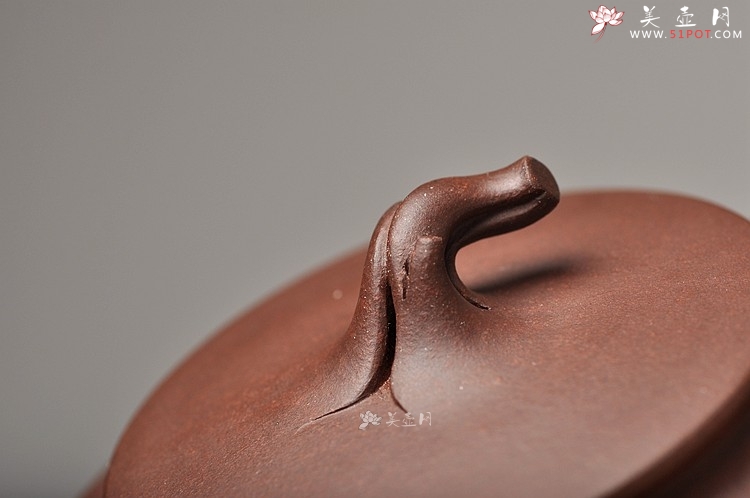 紫砂壶图片：线条流畅 韵味十足 简意花器 全手工花趣 - 宜兴紫砂壶网