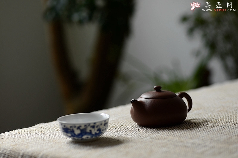 紫砂壶图片：为茶而生 陈腐品底槽青 全手小福壶 - 美壶网