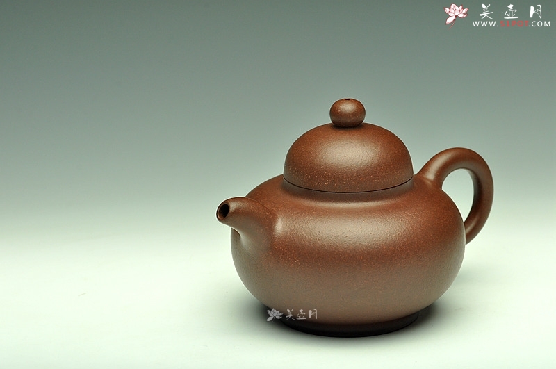 紫砂壶图片：传统实用 做工精致 极品陈腐老紫泥 全手高帽壶 - 宜兴紫砂壶网
