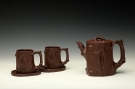 紫砂壶图片:单志萍甲午力作 铮铮铁骨 全手精品 傲雪红梅套组 挺拔俊秀 - 宜兴紫砂壶网