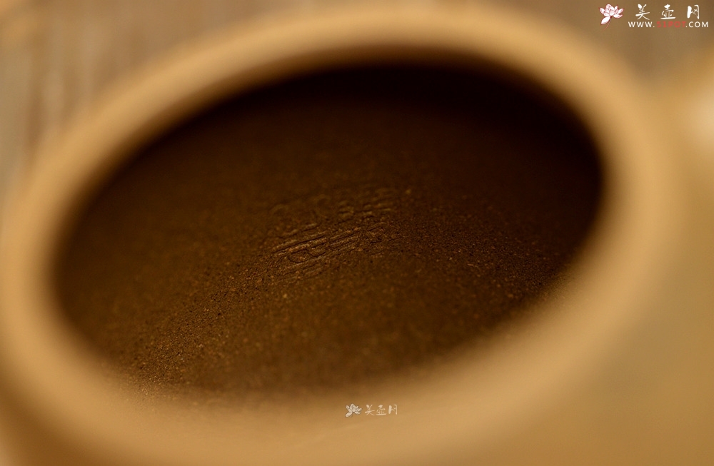 紫砂壶图片：张听刚装饰 朴素敦厚 大气 全手大秦权 高寿仙鹤 - 宜兴紫砂壶网