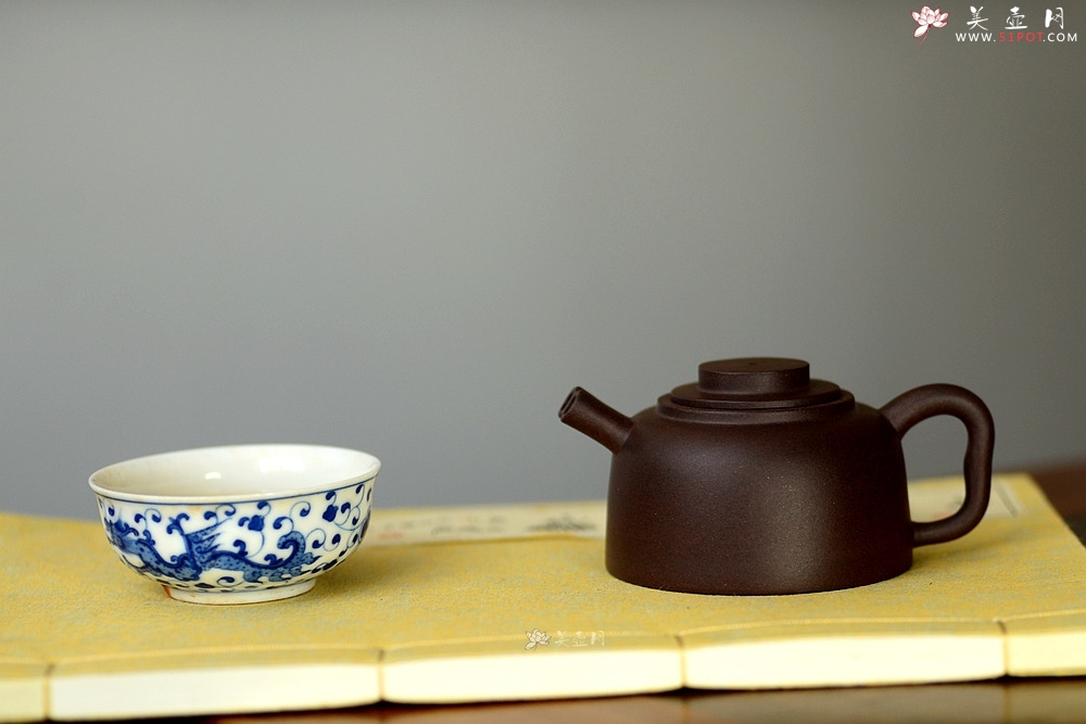 紫砂壶图片：美壶特惠 茶人爱 造型新颖 有趣 双流井栏 - 美壶网
