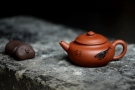紫砂壶图片:施梦佳新作 实用性强 全手涌泉 茶人最爱 - 宜兴紫砂壶网