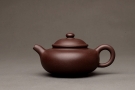 紫砂壶图片：美壶特惠 泓渝山房新品 扁潘壶 有趣实用 - 宜兴紫砂壶网