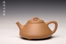 紫砂壶图片:瞿伟新丙申新品 美壶特惠 骨感段泥小石瓢 140cc 岩茶、普洱利器 - 宜兴紫砂壶网