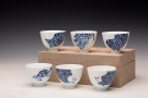 紫砂壶图片:大生(姜寅)玩瓷 年年有余系列 趣味十足 ~ 品茗对杯 - 宜兴紫砂壶网