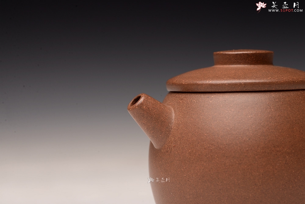紫砂壶图片：耿其群全手作品 摹古巨轮 优质段泥 古朴拙雅 - 宜兴紫砂壶网