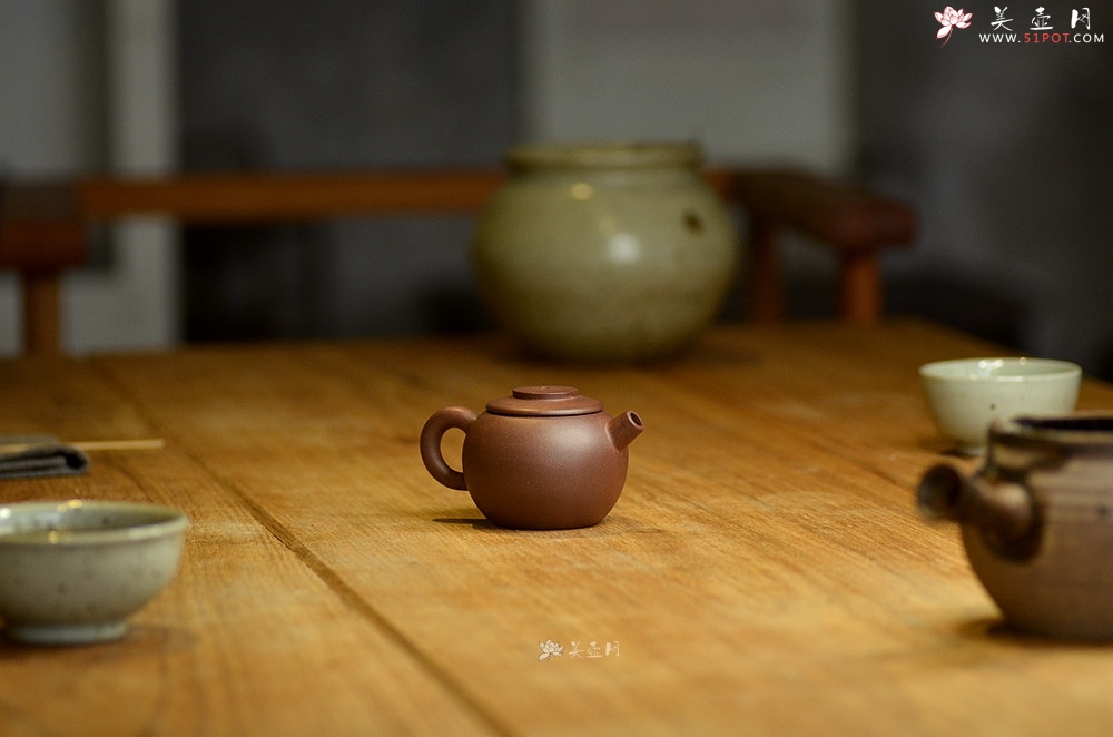 紫砂壶图片：美壶特惠 茶人爱 古朴小品 实用小巨轮~紫泥 段泥一对 - 美壶网