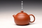 紫砂壶图片:徐亚春丙申夏全手作品 传统实用 优质朱泥 摹古文旦 颇具玩味~ - 宜兴紫砂壶网