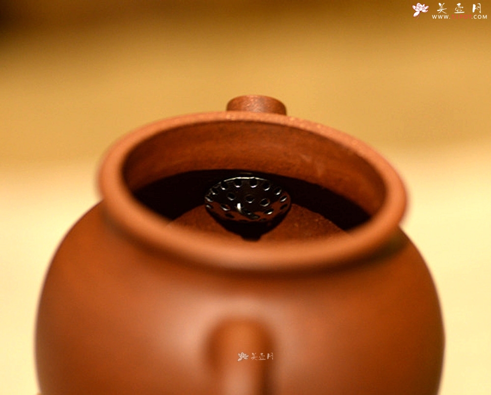 紫砂壶图片：美壶特惠 玩味巨轮 茶人爱 实用 独孔加不锈钢滤网 - 美壶网