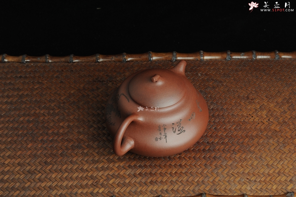 紫砂壶图片：美壶特惠 文气葫芦（福禄）壶 装饰游鱼之乐 - 美壶网