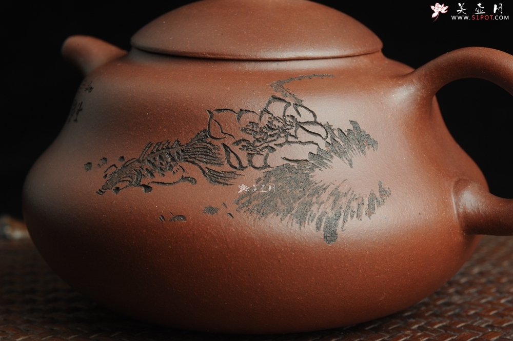 紫砂壶图片：美壶特惠 文气葫芦（福禄）壶 装饰游鱼之乐 - 美壶网