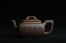 紫砂壶图片:美壶特惠 精品唯吾德馨四方方樽 陈俊儒精心装饰 - 宜兴紫砂壶网