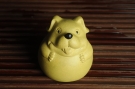 紫砂壶图片:美宠特惠 做工精细茶宠 生动传神~~坐地生财 - 宜兴紫砂壶网