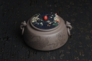 紫砂壶图片:精品特惠 助工老青段精品瑞兽双耳罐 茶仓 茶叶罐 水洗 烟灰缸 神鸟图 - 宜兴紫砂壶网