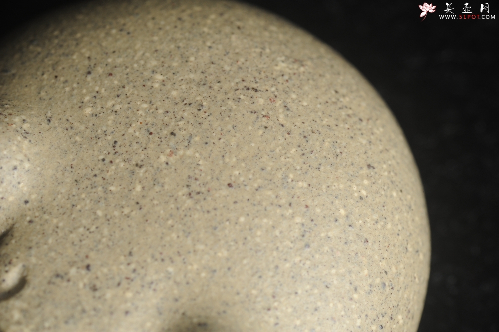 紫砂壶图片：美宠特惠 可爱的精工芝麻段萌蛤蟆 直径4.5cm 泥料好 - 美壶网