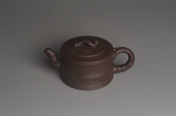 紫砂壶图片:美壶特惠 精致老紫泥可心竹段壶 茶人醉爱 - 宜兴紫砂壶网