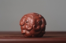 紫砂壶图片:美宠特惠 精致大红袍朱泥太平有象 长8cm高7cm宽7cm - 宜兴紫砂壶网