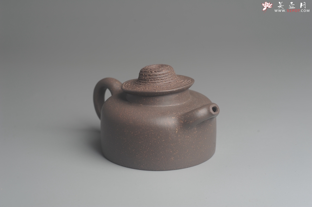 紫砂壶图片：美壶特惠 优质青灰段泥精致牧牛壶 茶人醉爱 - 宜兴紫砂壶网