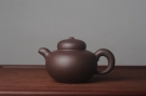 紫砂壶图片:美壶特惠 精致优质黑星土道洪风格德福壶 茶人醉爱 - 宜兴紫砂壶网