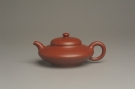 紫砂壶图片:小煤窑朱泥精致全手工小合欢壶 茶人醉爱 - 宜兴紫砂壶网