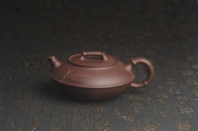 紫砂壶图片:美壶特惠 精致紫泥竹扁壶 茶人醉爱 - 美壶网