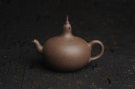 紫砂壶图片:美壶特惠 精致青段大肚茄子壶 茶人醉爱 - 宜兴紫砂壶网