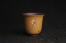 紫砂壶图片:美杯特惠 精致枯枝鸟文气主人杯 茶杯 茶人醉爱 - 宜兴紫砂壶网